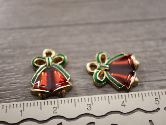 Joulukelloriipus, 16x13mm, moniväri, 1kpl