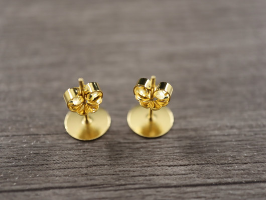 Korvakorun tausta kukka, 6x3.5mm, 18K kulta, 10kpl