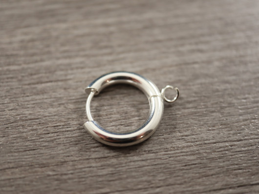 Korvakorurengas huggie,  20x18x3mm, kirkashopea/rst, 1pari