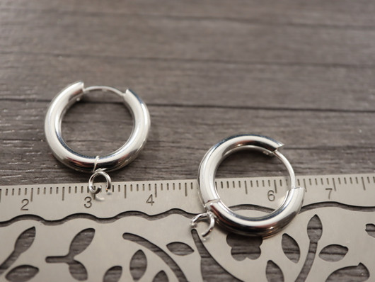 Korvakorurengas huggie,  20x18x3mm, kirkashopea/rst, 1pari