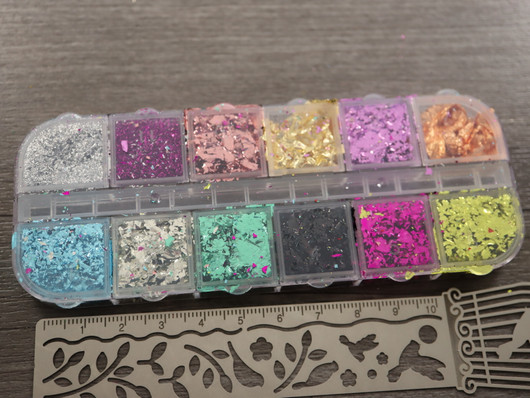 Lehtimetalli hiutaleita, 12 sävyä, 1 rasia