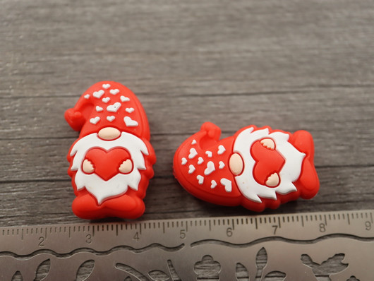 Silikonihelmi tonttu, 30x19mm, punainen, 1kpl
