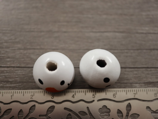 Puuhelmi lumiukko, 19.5x18mm, valkoinen, (10+10kpl) 20kpl