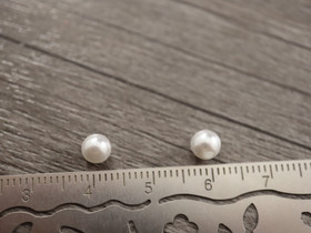 Akryylihelmi puoliporattu, 5mm, valkoinen, 20kpl