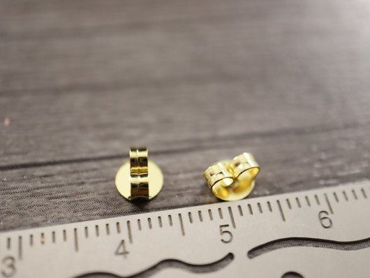 Korvakorun  tausta 6x4mm, 18K/kulta, 10kpl