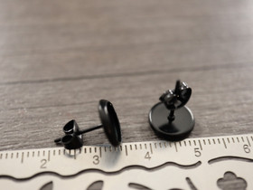 Korvakorutappi kapussille +lukko, 8mm, musta/rst, 1pari