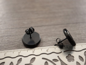 Korvakorutappi kapussille+lukko, 12mm, musta/rst, 1pari