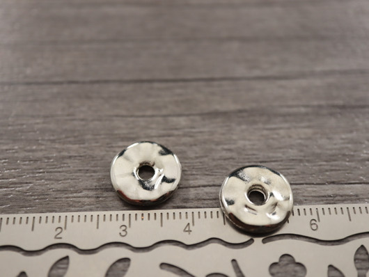 Akryylihelmi litteä, 12x2mm, hopea, 10kpl