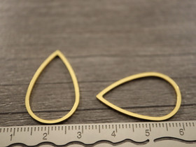 Linkki pisara, 26x17x1mm, umpi, kulta/rst, 1kpl
