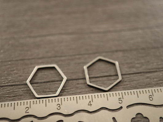 Linkki hexagon, 13.5x12x0.8mm, umpi, rst, 10kpl
