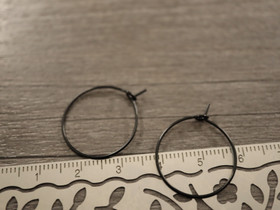 Korvakorurengas, 20x0.7mm, musta/rst, 1pari