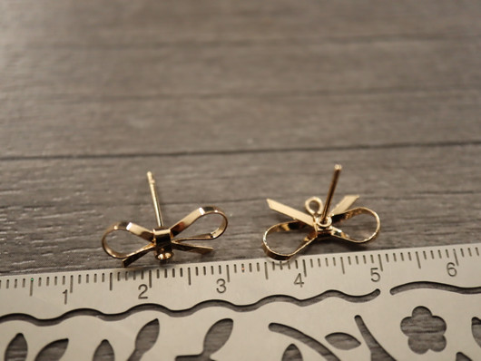 Korvakorutappi lenkillä rusetti, 16x18mm, vaaleakulta, 1pari