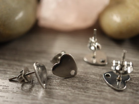 Korvakorutappi+lukko sydän, 8x10mm, rst, 1pari