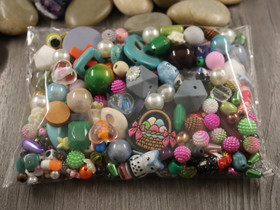 Mysteerihelmiä, n. 180-220g, 1kpl