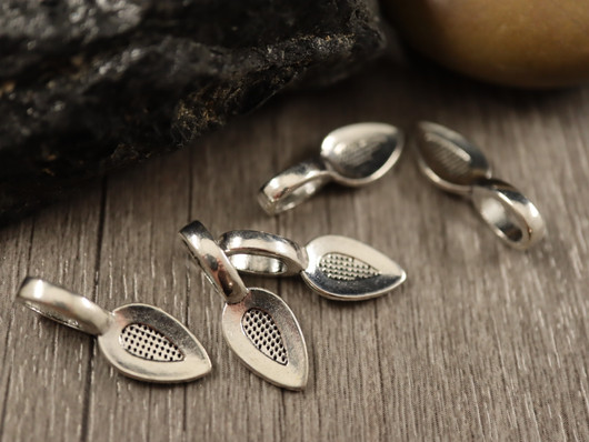 Riipuspidike, (liimattava), 21x8mm, kromi, 1kpl