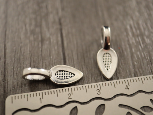 Riipuspidike, (liimattava), 21x8mm, kromi, 1kpl