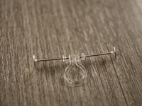 Korvakorutappi reiättömään korvaan, 11x8mm, kirkas, 10paria