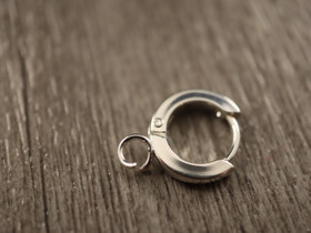 Korvakorurengas lenkillä, 11x2mm, kirkashopea/rst, 1pari