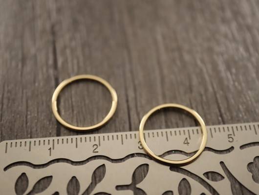 Linkki ympyrä 15x1mm, umpi, 18K/vaaleakulta, 10kpl