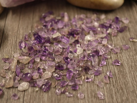 Kivisiruja ametisti reiätön, n.2-8mm, liila, 10g n.170kpl