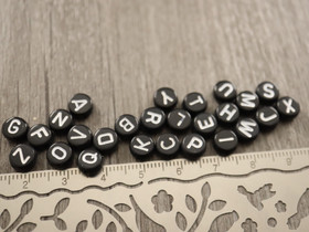 Kirjainhelmi A-Z, 7mm, musta, 1kpl