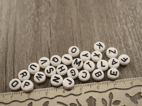 Kirjainhelmi A-Z, 7mm, valkoinen, 1kpl