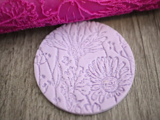 Kuviorulla kukka, 9x2.4cm, 1kpl