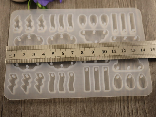 Silikonimuotti pilvi, 145x100x4.5mm, 1kpl