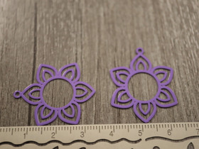 Kukkariipus, 30x24mm, liila, 1kpl