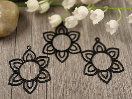 Kukkariipus, 30x24mm, musta, 1kpl