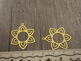 Kukkariipus, 30x24mm, kulta, 1kpl