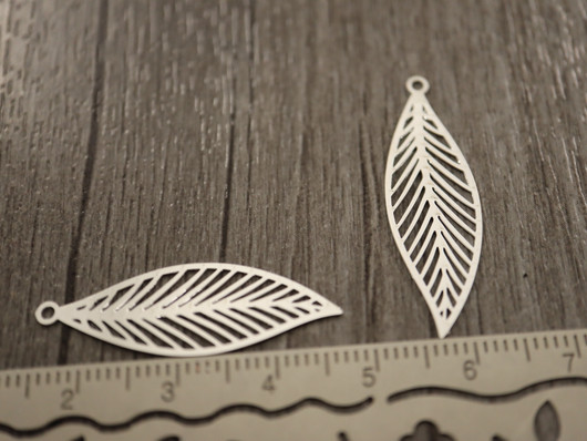 Lehtiriipus, 32x10mm, kirkashopea, 1kpl