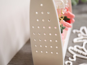 Korvakoruteline+ 5 henkaria, 13.5x4.5x11cm, valkoinen,  1kpl POSTIPAKETTI TOIMITUS