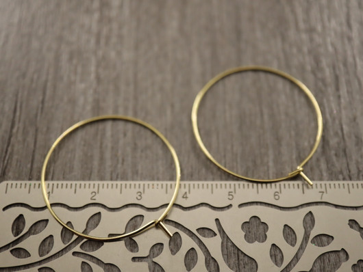 Korvakorurengas, 30x0.7mm, 18K/vaaleakulta/rst, 1pari