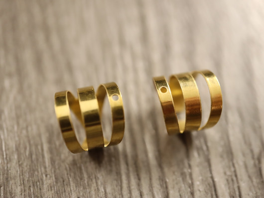 Rustokoru/ ear cuff, 10x10mm, kulta/ rst, 1pari