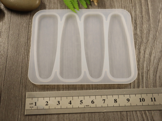 Silikonimuotti pinni/ klipsi,  98x80x4.5mm, 1kpl