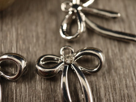 Rusettiriipus, 26x20mm, kromi, 1kpl