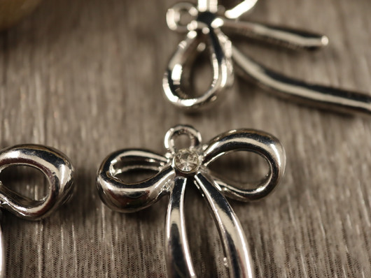 Rusettiriipus, 26x20mm, kromi, 1kpl