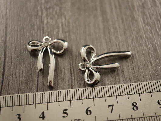 Rusettiriipus, 26x20mm, kromi, 1kpl