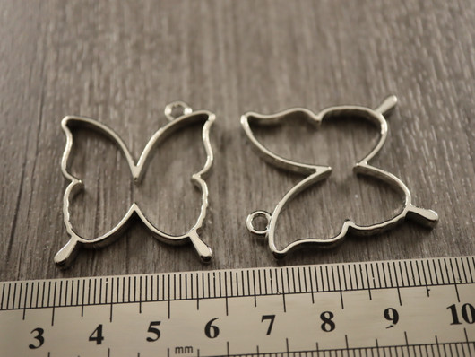 Riipus/ korukehys perhonen, 34x21mm, kromi, 1kpl