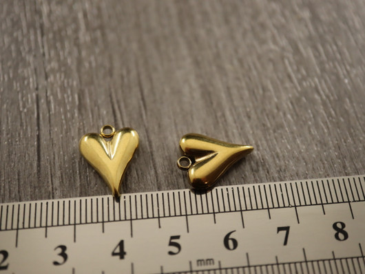 Sydänriipus, 15x12mm, PVD kulta/  rst, 1kpl