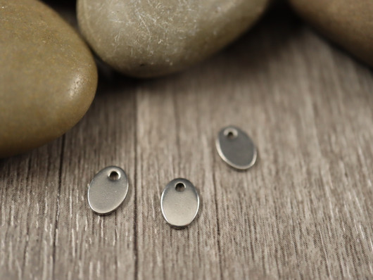 Ovaaliriipus, 7x5mm, rst, 1kpl