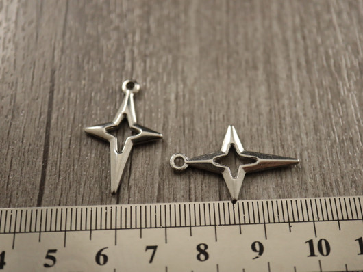 Tähtiriipus, 28x17mm, rst, 1kpl