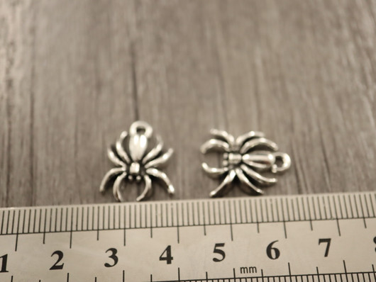 Hämähäkkiriipus, 18x14mm, kromi, 1kpl