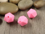 Silikonihelmi hexagon, 14mm, pinkki, 1kpl