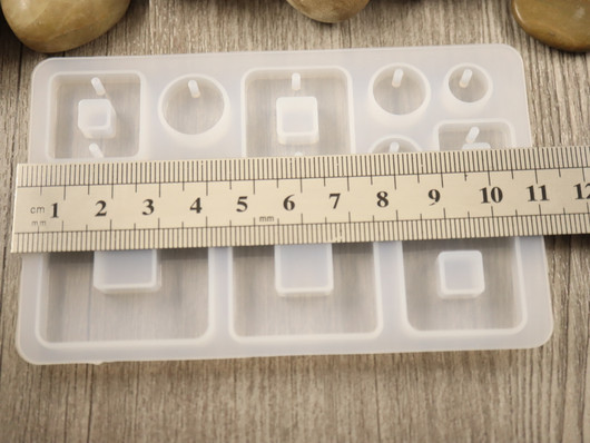 Silikonimuotti neliö/pyöreä, 68x111x6mm, 1kpl