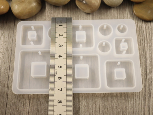 Silikonimuotti neliö/pyöreä, 68x111x6mm, 1kpl