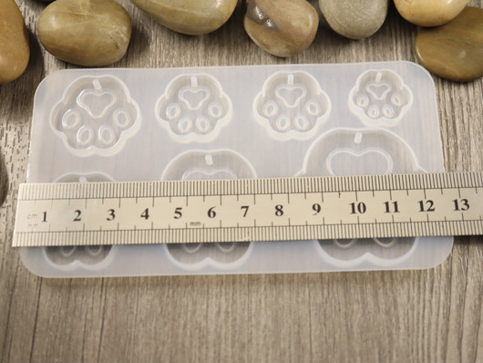 Silikonimuotti tassu, 73x132x6mm, 1kpl