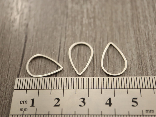 Linkki pisara, 16x11x1mm, umpi, kromi, 10kpl