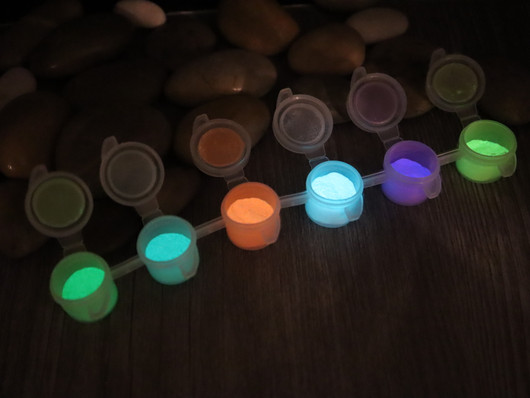 Emalia® Mica Glow pigmentit, lajitelma pimeässä hohtava 17, 10-11g, 1kpl